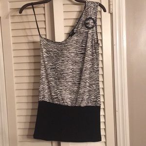 One sleeve zebra tank